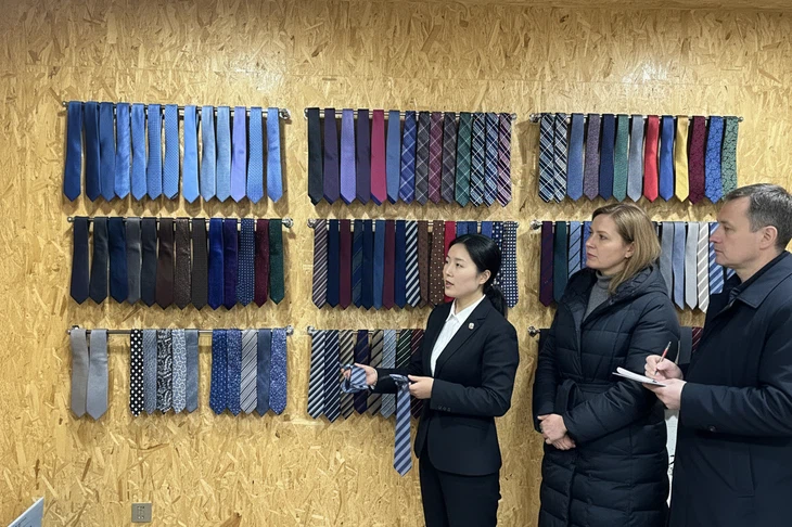 Exhibitions & Customers Visiting